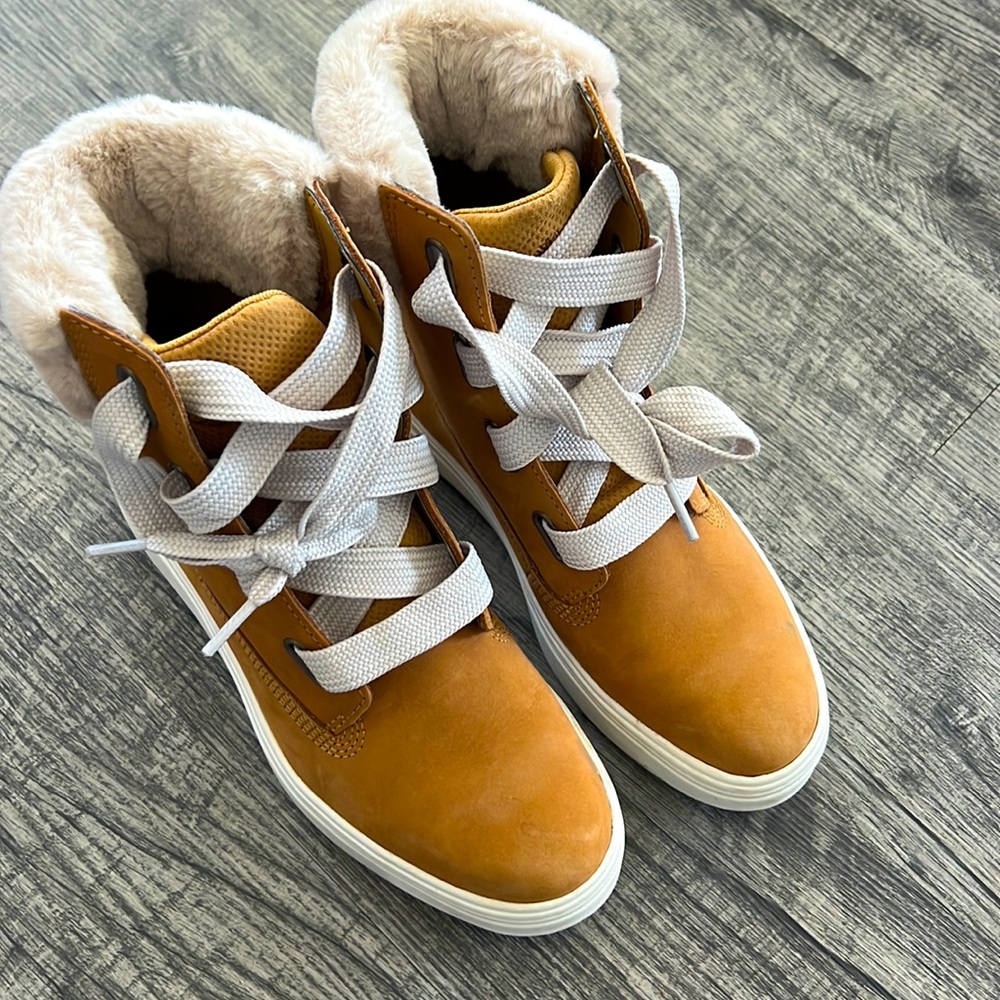 Women’s Timberland Boots - Size 7.5